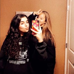 Meet your Posher, Mia